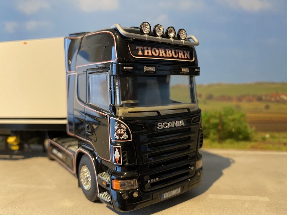 Tekno Tekno Scania R580  Topline 4x2 with reefer trailer Thorburn