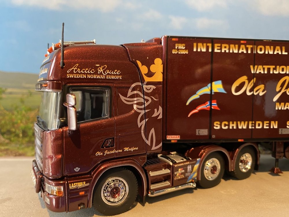 Tekno Tekno Scania 4-serie Topline met 3-assige NTM koeloplegger Ola Jacobsson