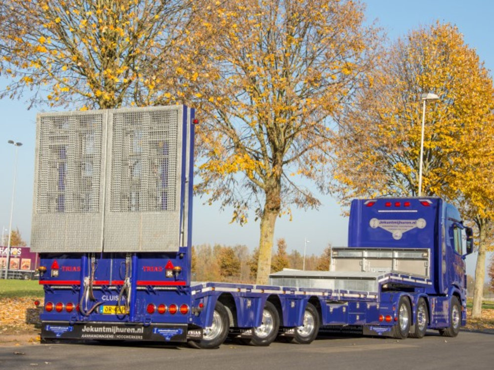 Tekno Tekno Scania Next gen met 3-axle lowloader Cluistra  aanhangwagens