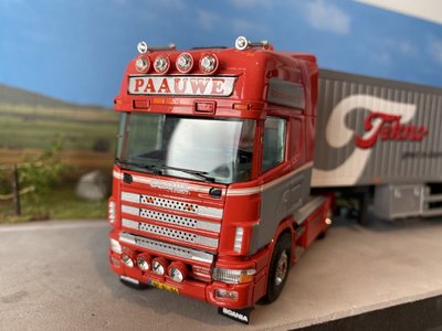 Tekno Tekno Scania 164G Topline with cargo floor trailer Paauwe