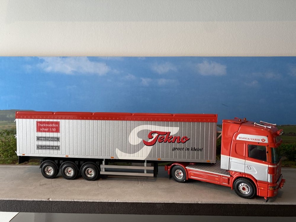 Tekno Tekno Scania 164G Topline with cargo floor trailer Paauwe