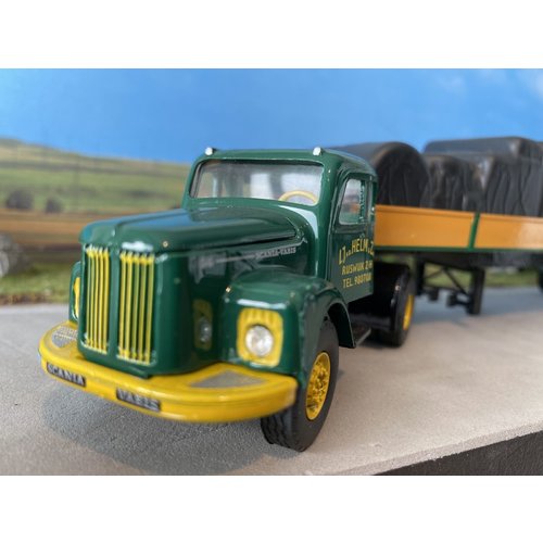 Tekno Tekno Scania Vabis L56 2 as trekker met 2 as oplegger (met lading) van der Helm Tekno Tekno Scania Vabis L56 2 as trekker met 2 as oplegger (met lading) van der Helm