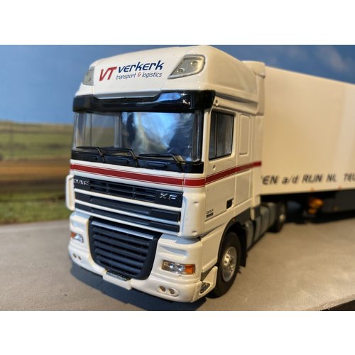 Tekno Tekno DAF 105XF Super Space Cab 4x2 met gesloten oplegger Verkerk Tekno Tekno DAF 105XF Super Space Cab 4x2 met gesloten oplegger Verkerk