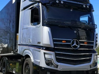 Tekno Tekno Mercedes-Benz Actros mirrorcam with 3-axle curtainside trailer RS Logistiek