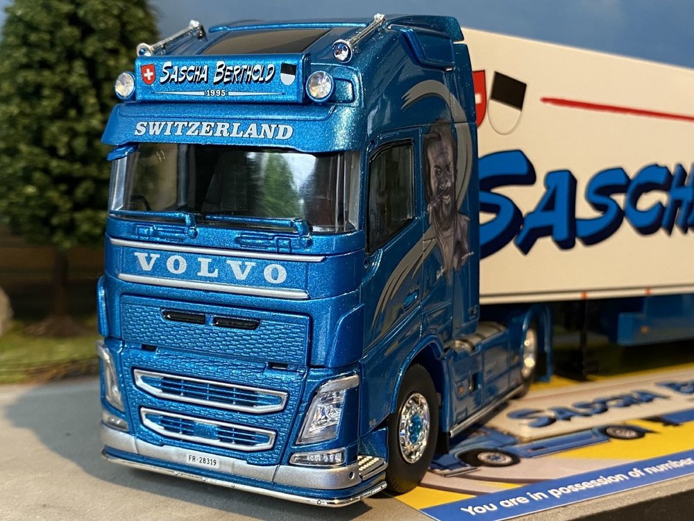 Tekno Tekno Volvo FH04 Glob. XL met koeloplegger Sascha Berthold