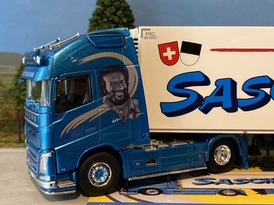Tekno Tekno Volvo FH04 Glob. XL met koeloplegger Sascha Berthold