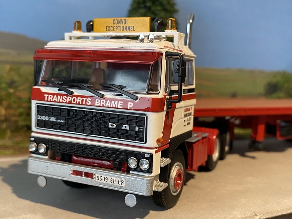 WSI WSI DAF 3300 6x4 flatbed trailer - classic 3 axle P. Brame