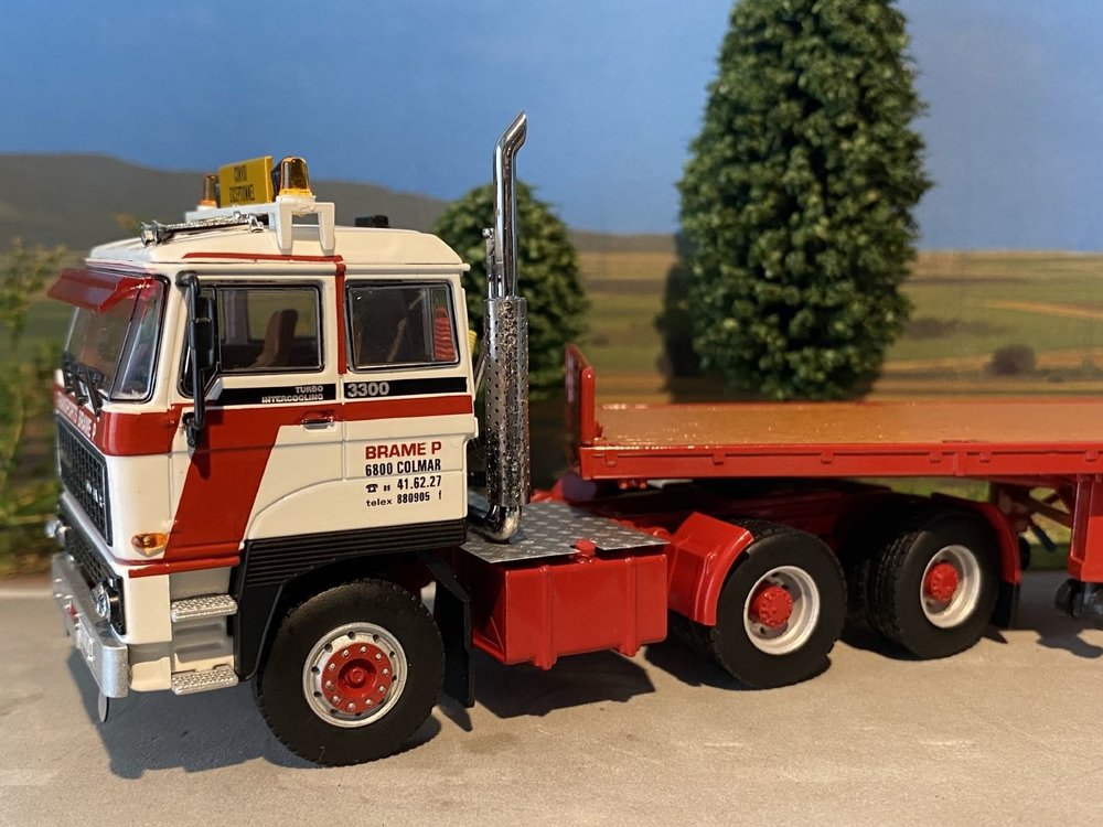 WSI WSI DAF 3300 6x4 flatbed trailer - classic 3 axle P. Brame