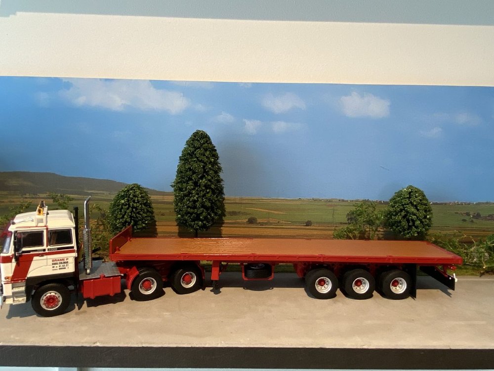WSI WSI DAF 3300 6x4 flatbed trailer - classic 3 axle P. Brame