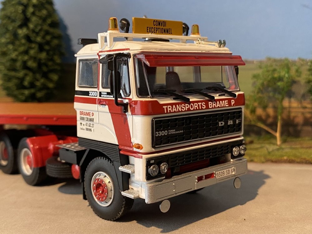 WSI WSI DAF 3300 6x4 flatbed trailer - classic 3 axle P. Brame