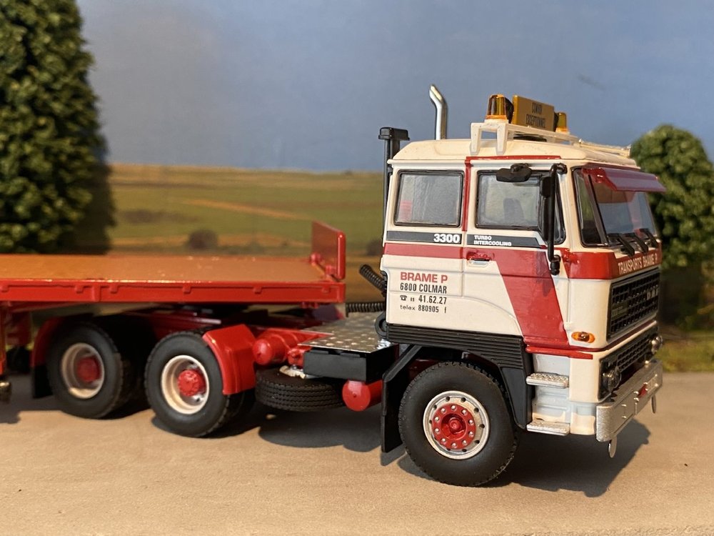 WSI WSI DAF 3300 6x4 flatbed trailer - classic 3 axle P. Brame