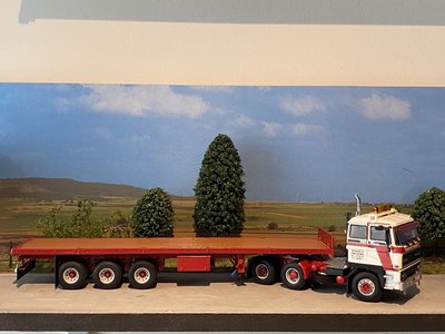 WSI WSI DAF 3300 6x4 flatbed trailer - classic 3 axle P. Brame