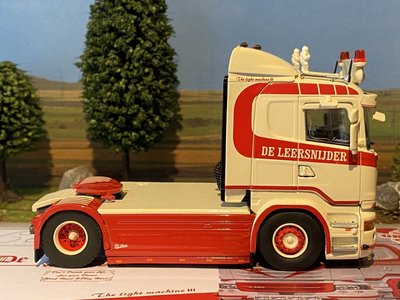 Tekno Scania R450 Lowline 4x2 de Leersnijder