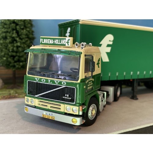 WSI WSI Volvo F12 4x2 met 3-assige schuifzeilen oplegger Flikkema WSI WSI Volvo F12 4x2 met 3-assige schuifzeilen oplegger Flikkema