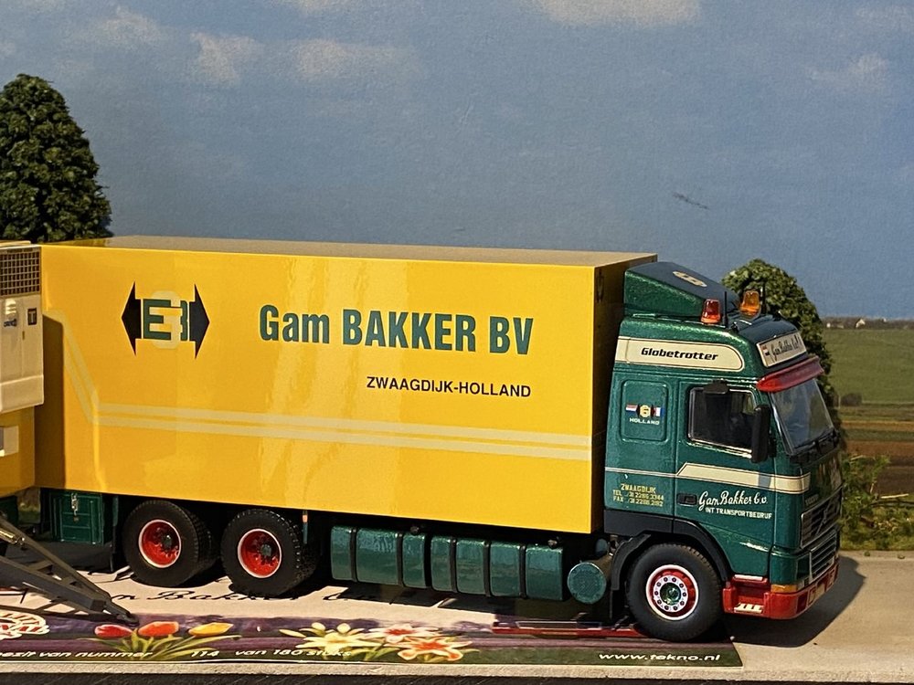 Tekno Tekno Volvo FH12 truck with with 2-axlessige trailer Gam Bakker