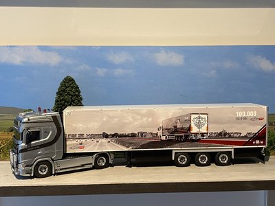 WSI WSI  Scania S Highline 4x2  with reefer trailer 3-axle Aubert & Fils