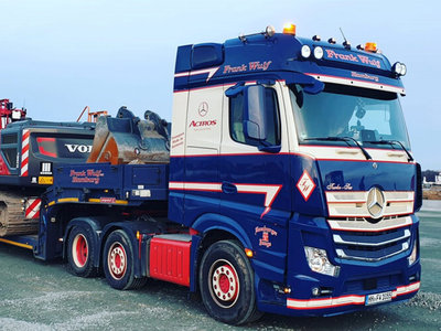 WSI WSI Mercedes Actros MP4 Big Space 6x2 low loader Frank Wulf