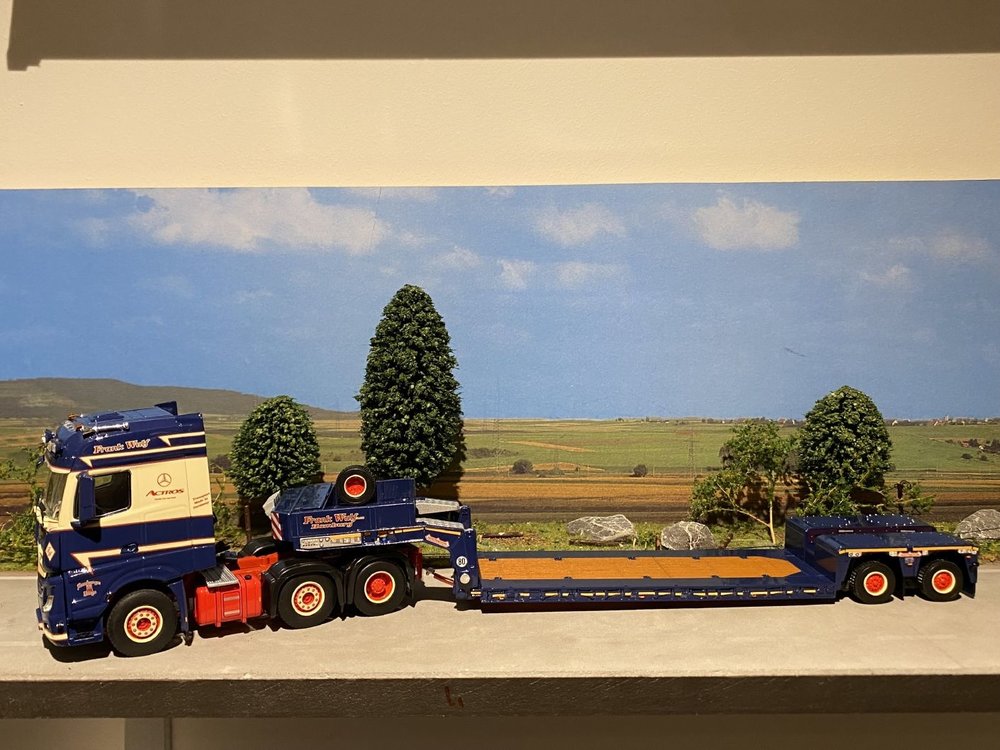 WSI WSI Mercedes Actros MP4 Big Space 6x2 low loader Frank Wulf