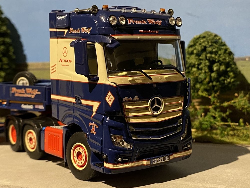 WSI WSI Mercedes Actros MP4 Big Space 6x2 low loader Frank Wulf