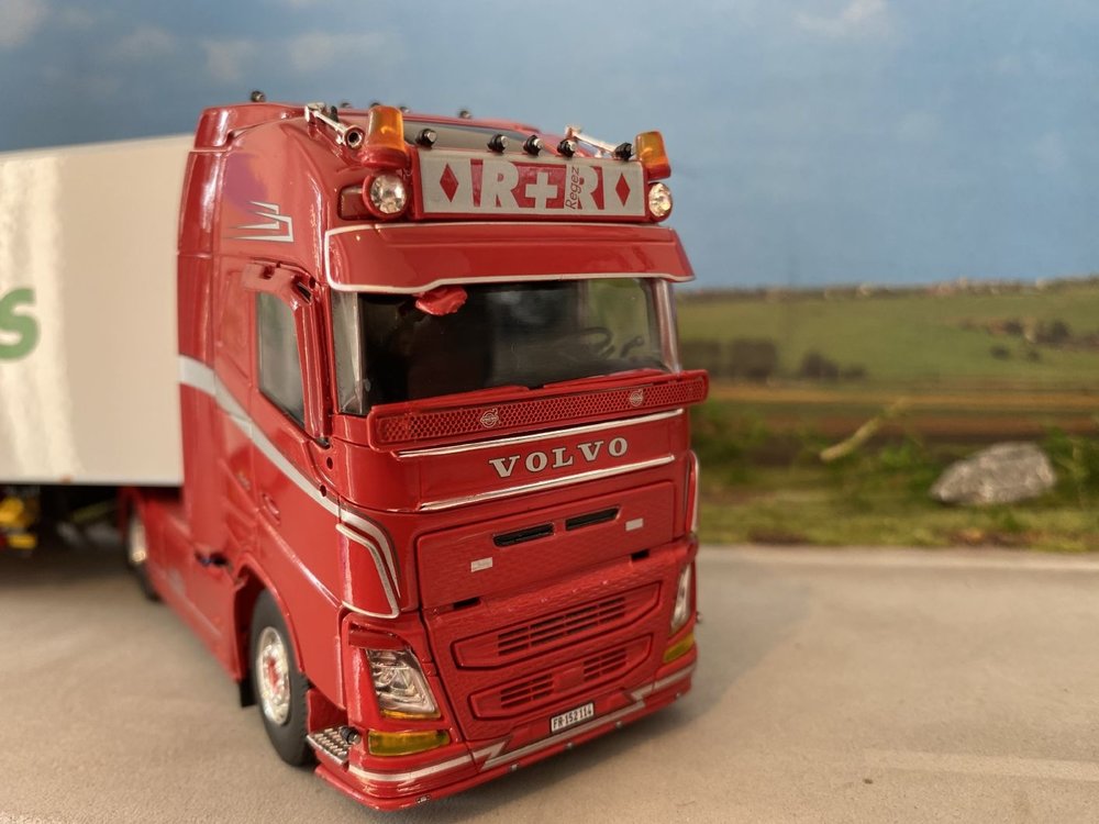 Tekno Tekno Volvo FH04 met koeloplegger Ris Steffen Transport Zwitserland