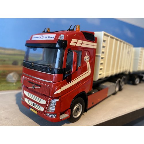 WSI WSI Volvo FH4 Glob. 6x2 rigid combi hooklift system van Straalen de Vries