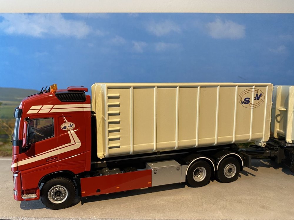 WSI WSI Volvo FH4 Glob. 6x2 rigid combi hooklift system van Straalen de Vries