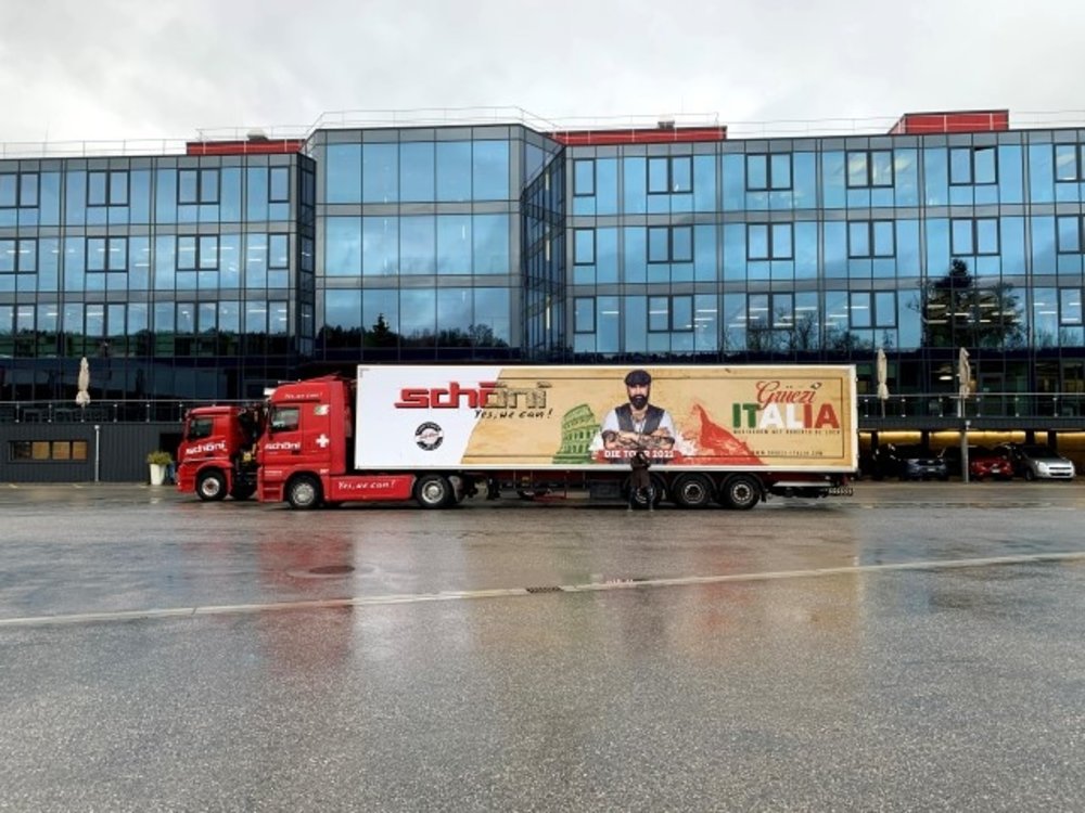 Tekno Tekno Renault T High  with 3-axle reefer trailer Schoni