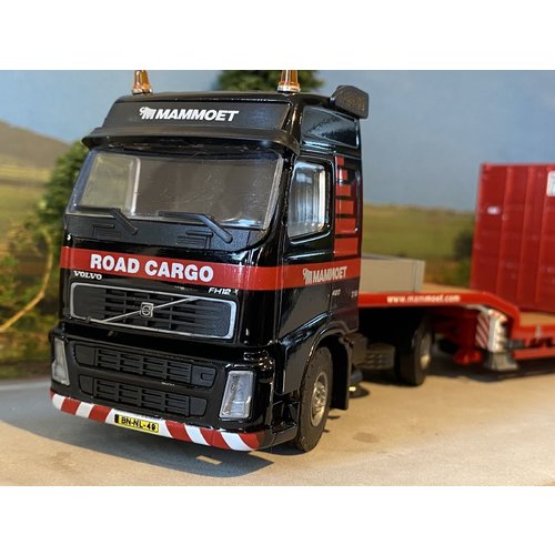 Mammoet store Tematoys Volvo FH12 with lowloader + container Mammoet Mammoet store Tematoys Volvo FH12 with lowloader + container Mammoet