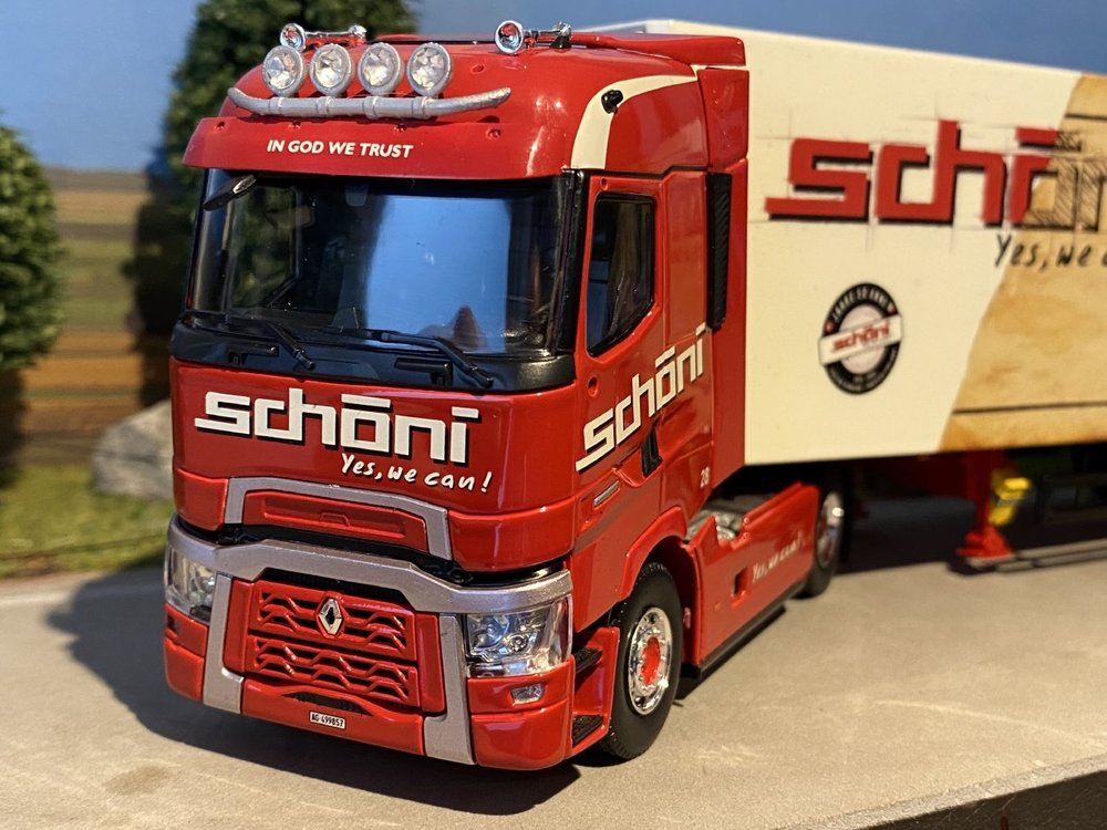 Tekno Tekno Renault T High  with 3-axle reefer trailer Schoni