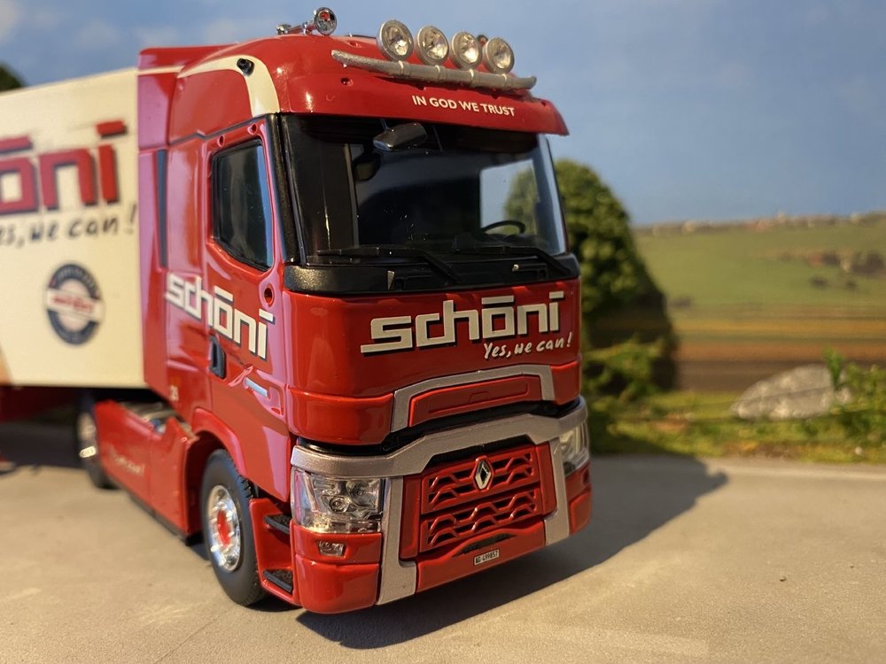 Tekno Tekno Renault T High met 3-assige koeloplegger Schoni