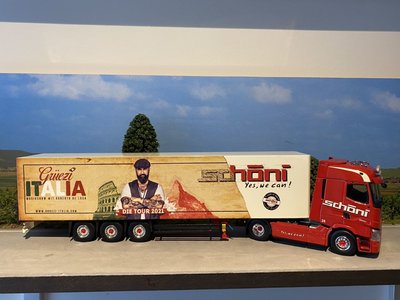 Tekno Tekno Renault T High  with 3-axle reefer trailer Schoni