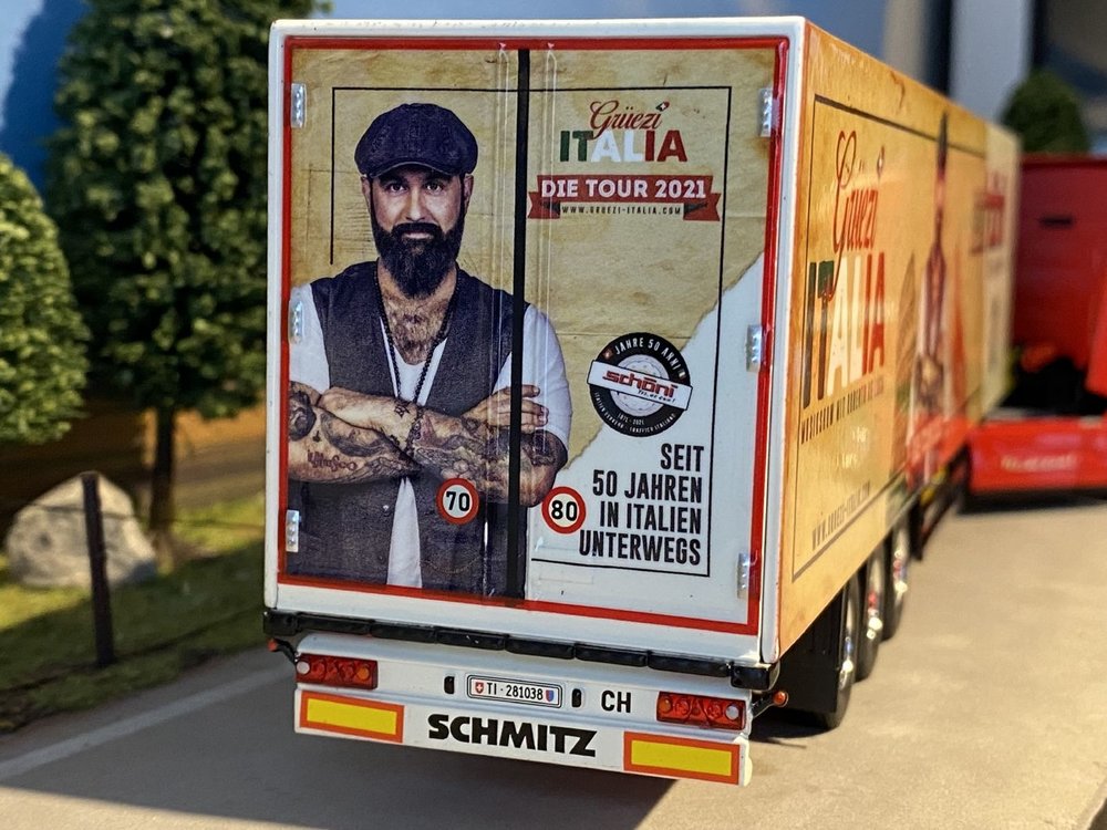 Tekno Tekno Renault T High  with 3-axle reefer trailer Schoni