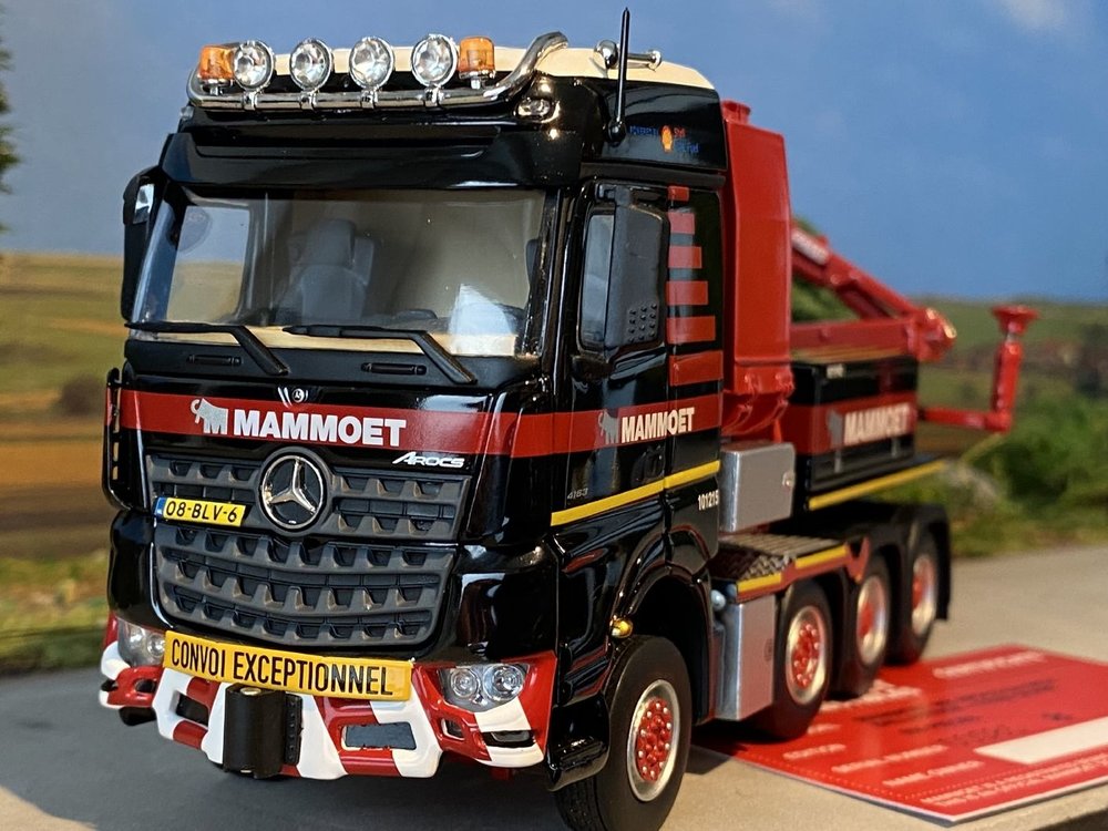 Mammoet store IMC Mercedes Arocs 8x4 + ballast box + fassi kraan Mammoet