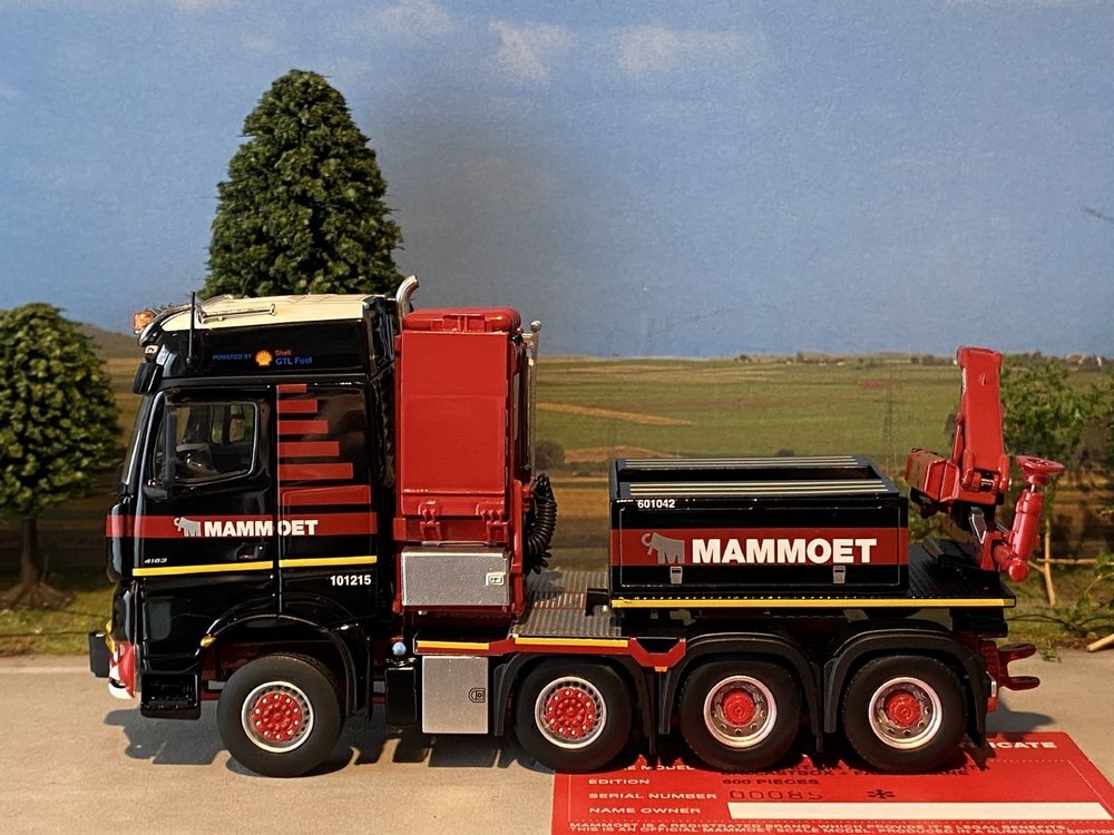 Mammoet store IMC Mercedes Arocs 8x4 + ballast box + fassi kraan Mammoet