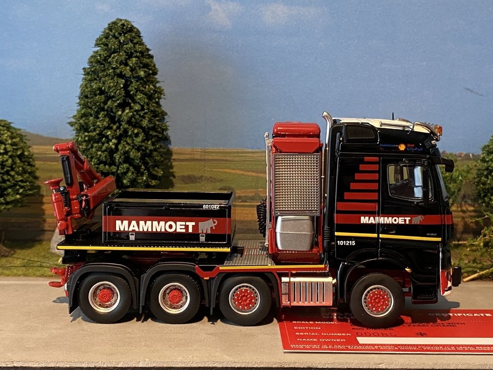 Mammoet store IMC Mercedes Arocs 8x4 + ballast box + fassi kraan Mammoet