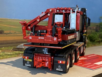 Mammoet store IMC Mercedes Arocs 8x4 + ballast box + fassi kraan Mammoet