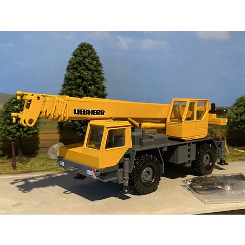 Conrad Modelle Conrad Liebherr LTM 1025 Mobile Crane Conrad Modelle Conrad Liebherr LTM 1025 Mobile Crane