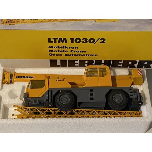 Conrad Modelle Conrad Liebherr LTM 1030/2 mobile crane Conrad Modelle Conrad Liebherr LTM 1030/2 mobile crane