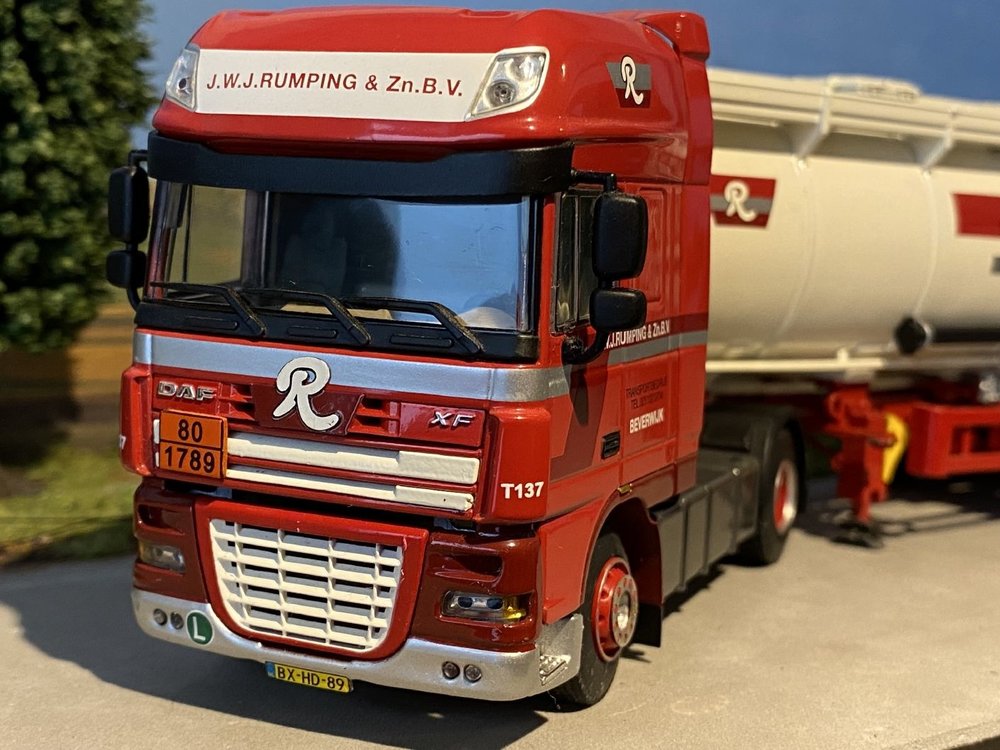 WSI WSI DAF 105XF SSC 4x2 met tankoplegger Rumping Transport