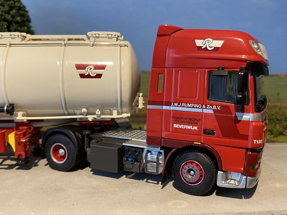 WSI WSI DAF 105XF SSC 4x2 with tanktrailer Rumping Transport