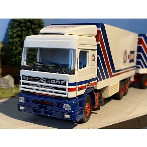 Tekno Tekno DAF 95 /400 bakwagen met aanhanger Boers transport Tekno Tekno DAF 95 /400 bakwagen met aanhanger Boers transport