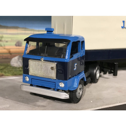 Tekno Tekno Volvo F88 met 2-as classic huifoplegger van Spronsen