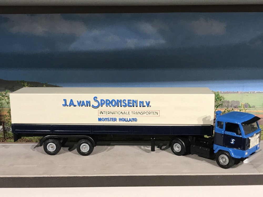 Tekno Tekno Volvo F88 with 2-axle classic curtain side trailer van Spronsen