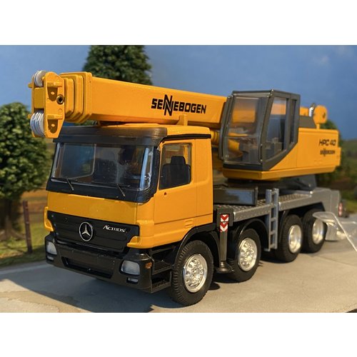 Conrad Modelle Conrad Mercedes Actros 4-axle HPC-40 Sennebogen