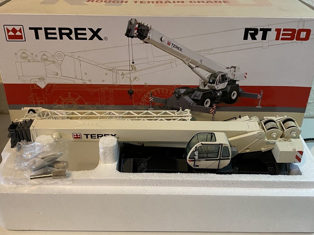 NZG NZG Terex RT130 Mobil crane