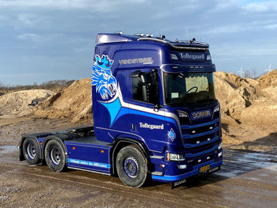 WSI WSI Scania R Highline 6x2 Toftegaard