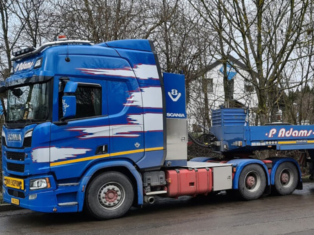 WSI WSI Scania R Highline 6x4 with 4-axle semi lowloader P. Adams