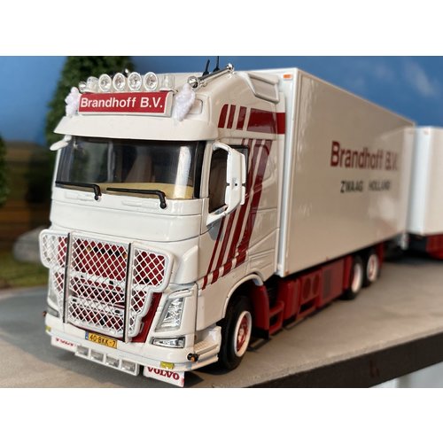 WSI WSI Volvo FH4 Glob XL 6x2 tag axle combi Brandhoff WSI WSI Volvo FH4 Glob XL 6x2 tag axle combi Brandhoff