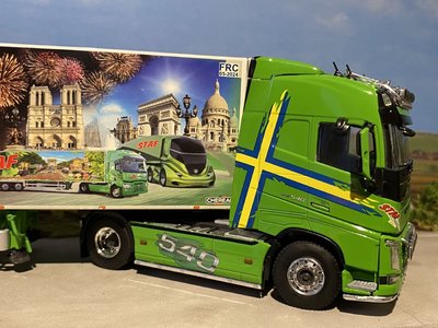 WSI WSI Volvo FH4 Globetrotter 4x2 with 3-axle reefer trailer STAF