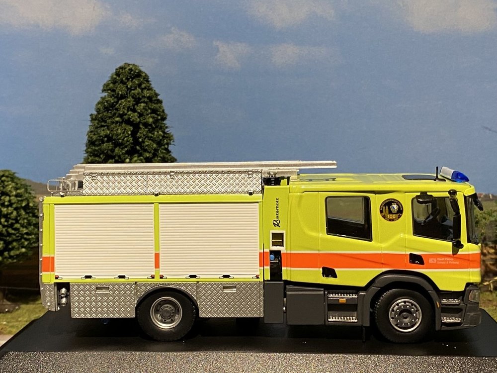 Tekno Tekno Scania Next Gen Crew Cab P28 met brandweer opbouw Zwitserse brandweer